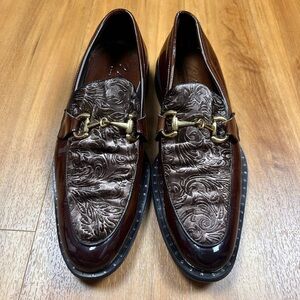 Vero Cuoio Brown Loafers with Gold Detailing Size 40